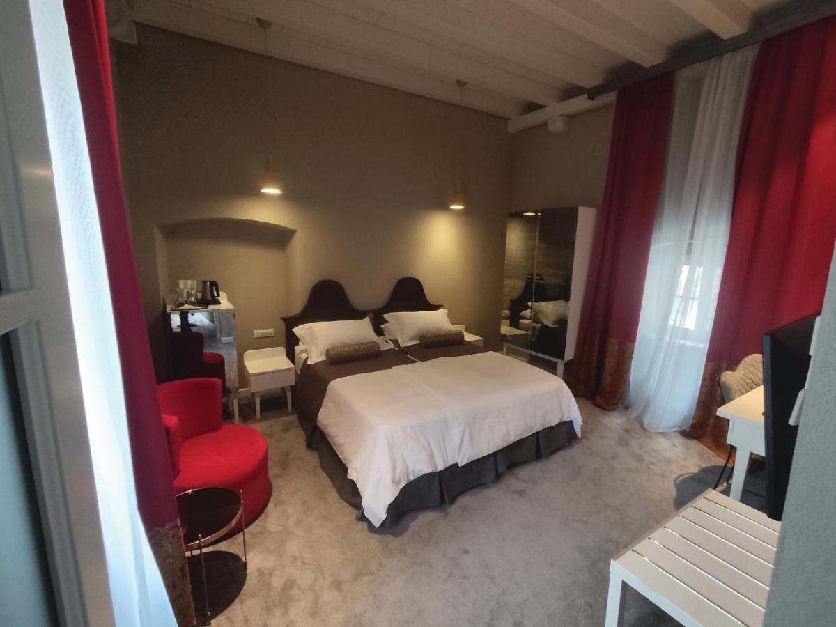 XII Century Heritage Hotel Trogir Extérieur photo